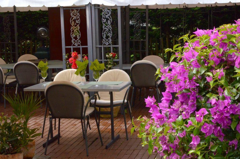 Hotel Restaurant Kutchi 벨뷰 외부 사진